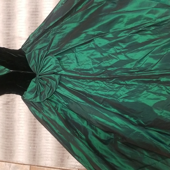 Halloween Costume Princess Queen Highgarden Velvet - Picture 6 of 11